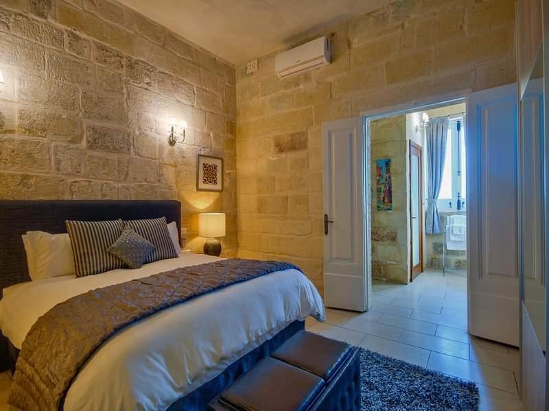Hotel Julesy'S Bnb Cospicua Esterno foto