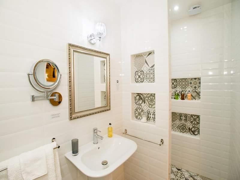 Hotel Julesy'S Bnb Cospicua Esterno foto