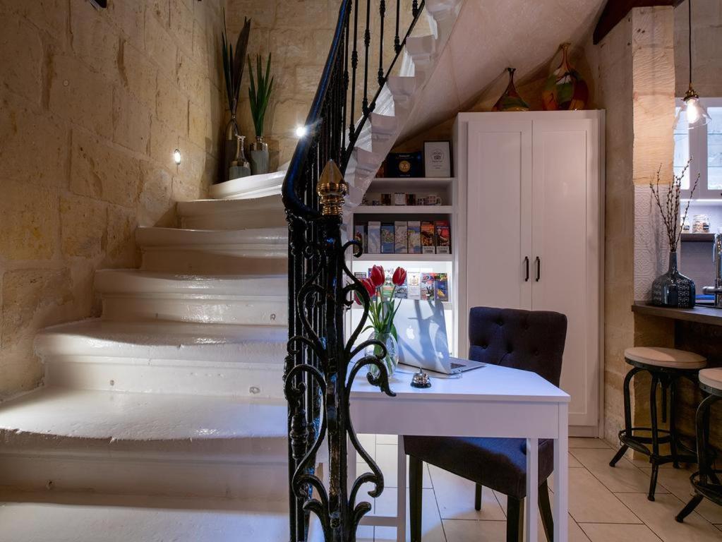 Hotel Julesy'S Bnb Cospicua Esterno foto
