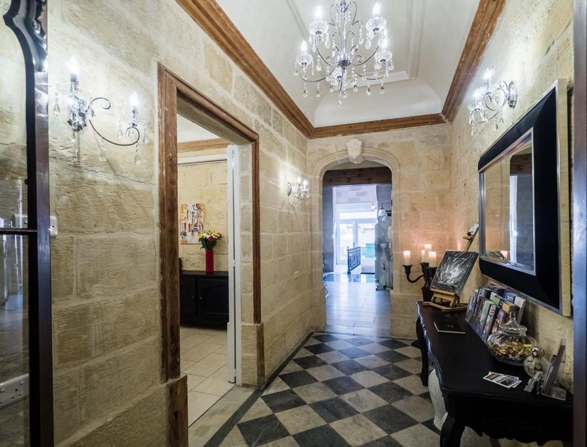Hotel Julesy'S Bnb Cospicua Esterno foto